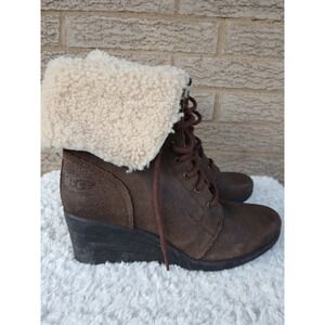 Ugg Women's Zea Wedge Booties In Brown Seude With Tan Sherling Cuff Size 10